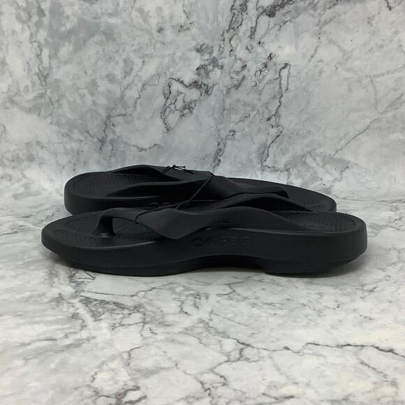 Oofos Mens 10 Womens 12 Black Oolala Flip Flop Thong Recovery Sandals P1-105 - Picture 4 of 9